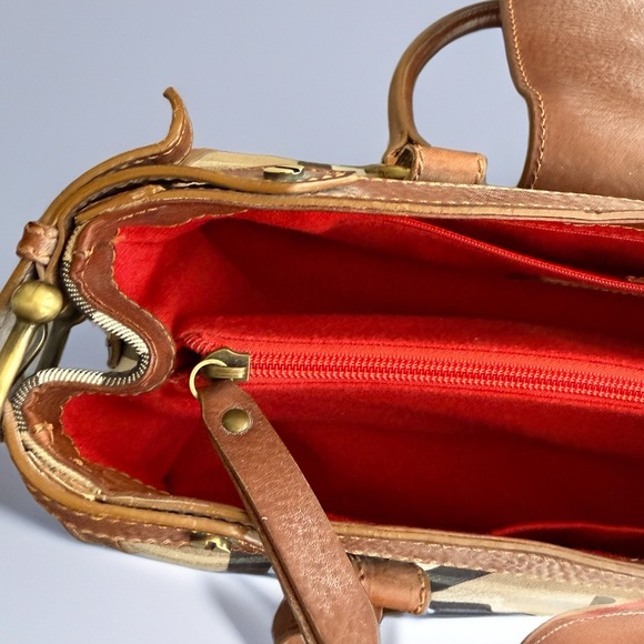 Burberry Satchel RARE✨ - Picture 12 of 12